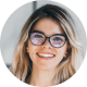 cliente satisfeita e feliz com seu empréstimo pessoal